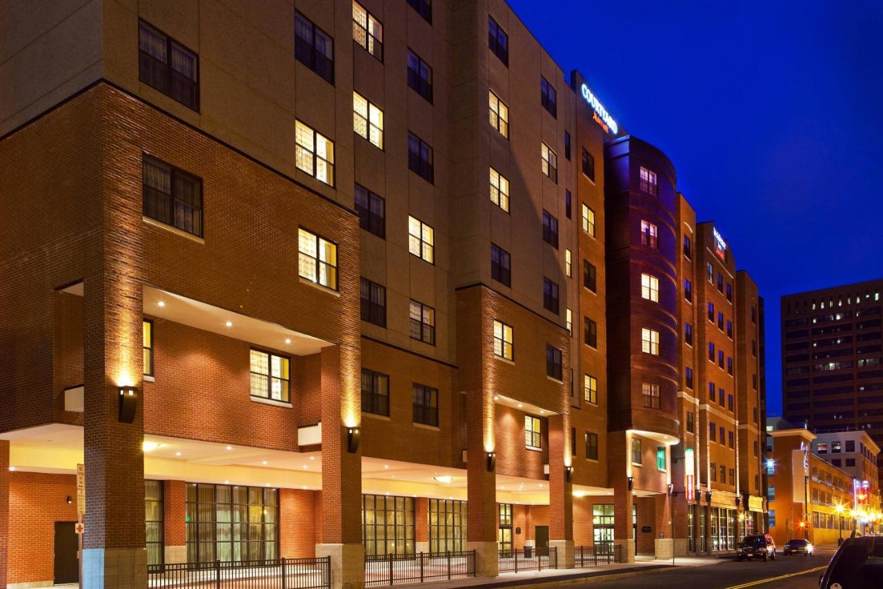 Hotel Courtyard By Marriott Syracuse Downtown At Armory Square Exterior foto