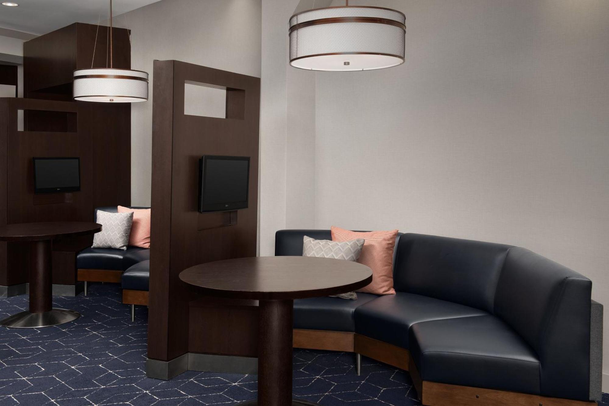 Hotel Courtyard By Marriott Syracuse Downtown At Armory Square Exterior foto