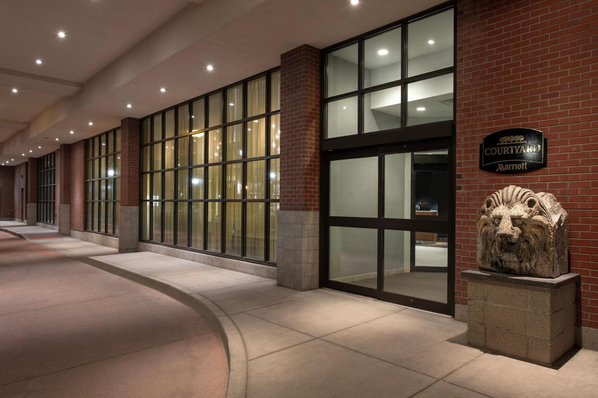 Hotel Courtyard By Marriott Syracuse Downtown At Armory Square Exterior foto
