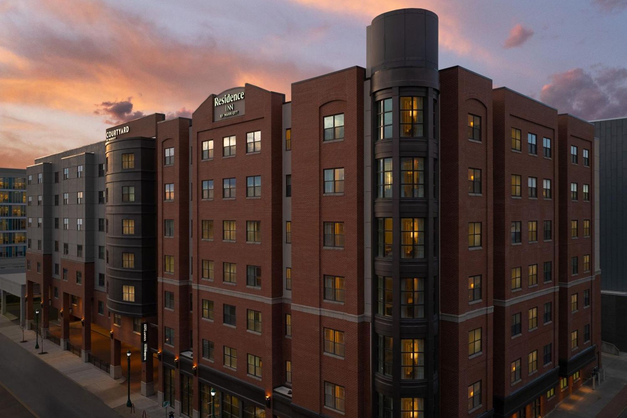 Hotel Courtyard By Marriott Syracuse Downtown At Armory Square Exterior foto